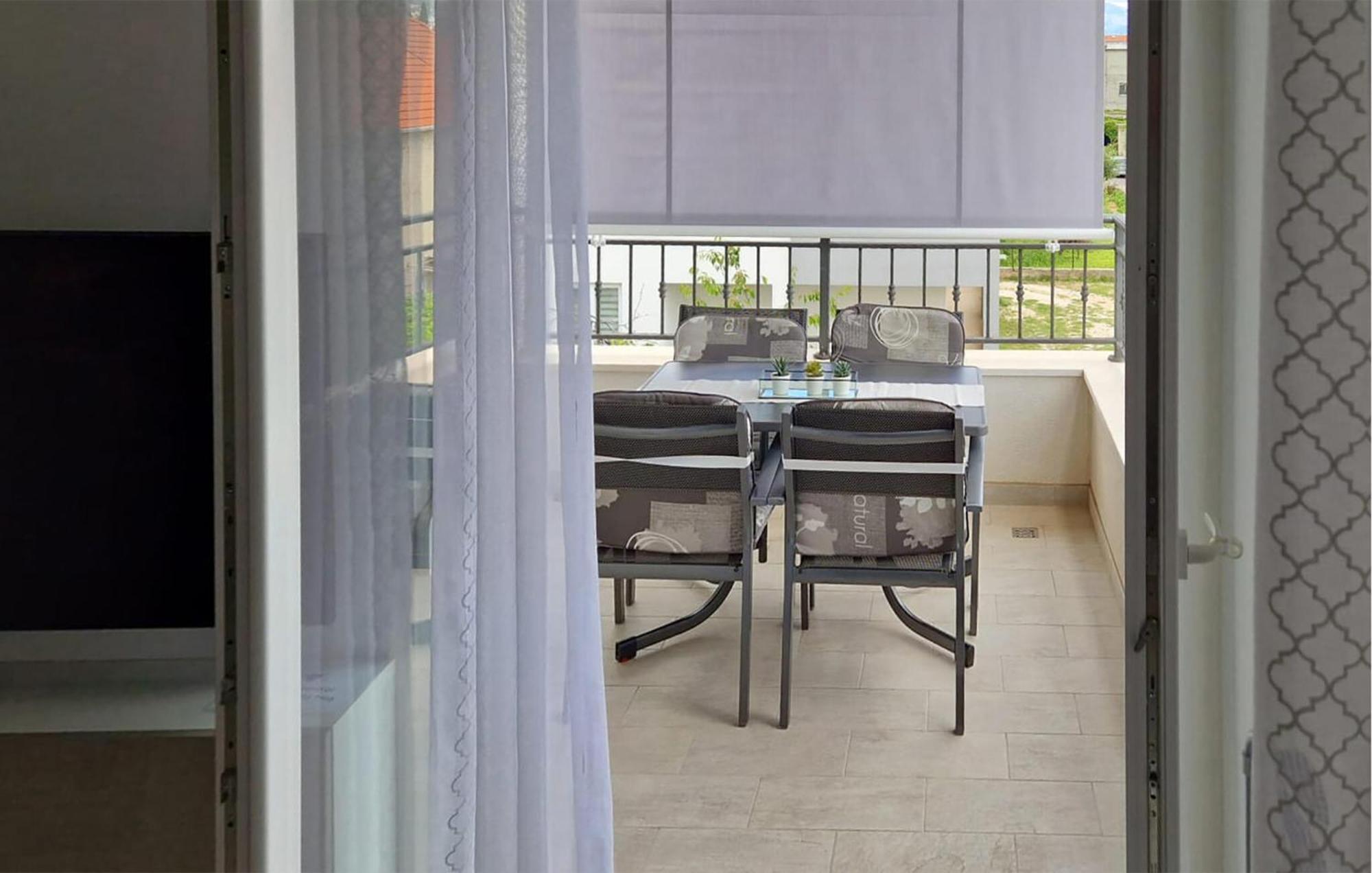 2 Bedroom Amazing Apartment In Trogir Exterior foto