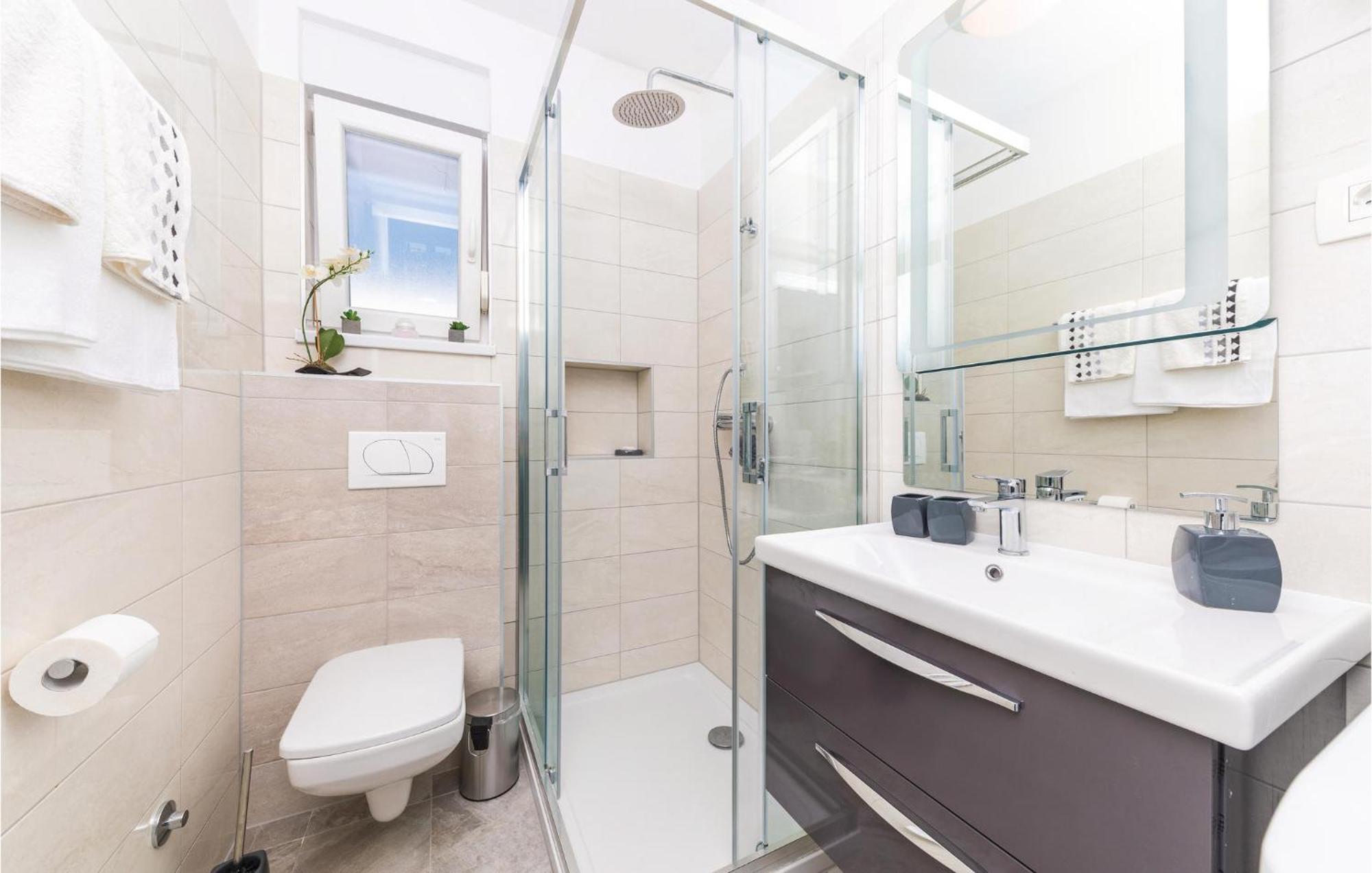 2 Bedroom Amazing Apartment In Trogir Exterior foto